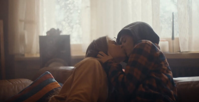 Кофейный бренд Douwe Egberts снял ролик о представителях LGBTQ. Пользователи сети в восторге