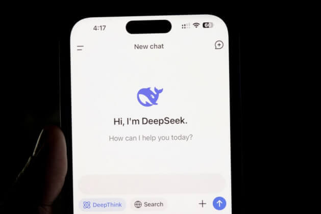 DeepSeek обогнал ChatGPT по размеру ежемесячной аудитории