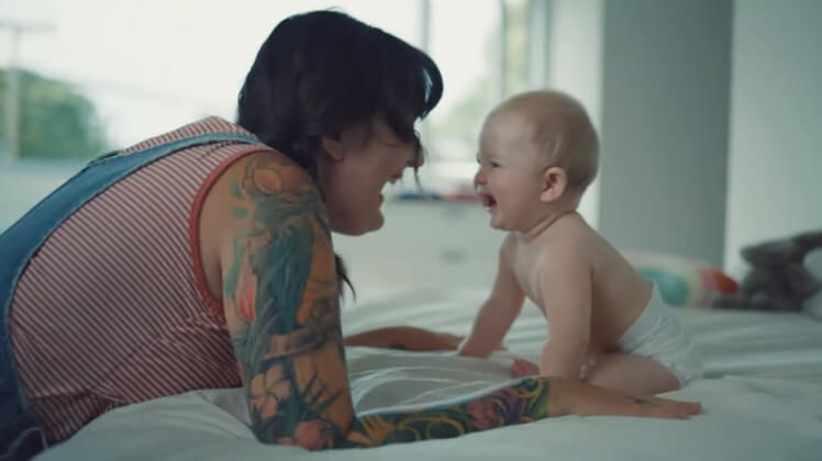 Pampers запустил глобальную кампанию в помощь родителям