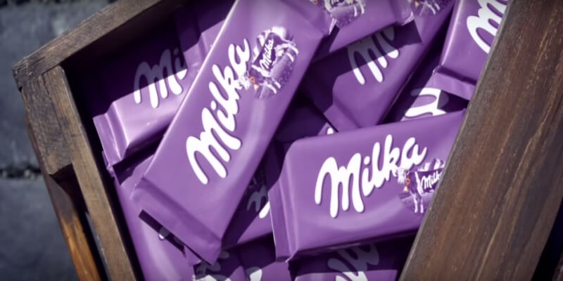 Бодипозитив добрался до детей: бренд Milka раскритиковали за требования к детям-актерам в рекламе