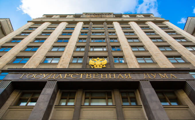 Субтитрирование эфира, рост МРОТ и цены на спиртное: какие законы вступят в силу в январе 2020 года