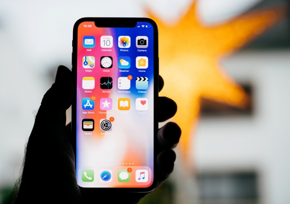 Apple перестала подслушивать пользователей через Siri