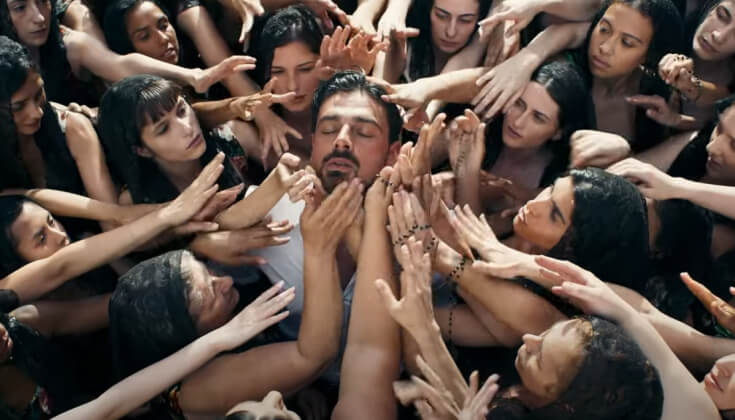 Звезда фильма «365 дней» представил мужскую версию аромата Devotion от Dolce &amp; Gabbana