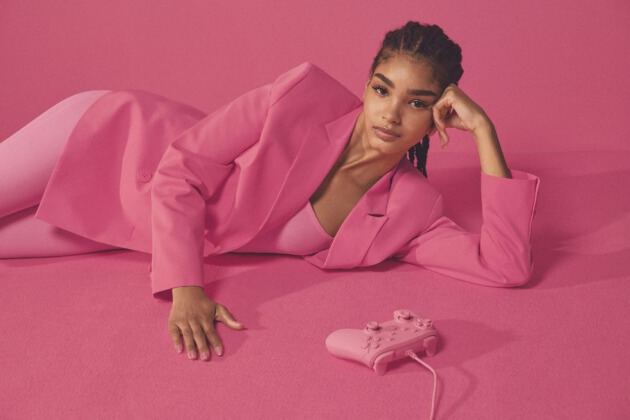 Больше неона: Bershka и Pantone создали капсульную коллекцию