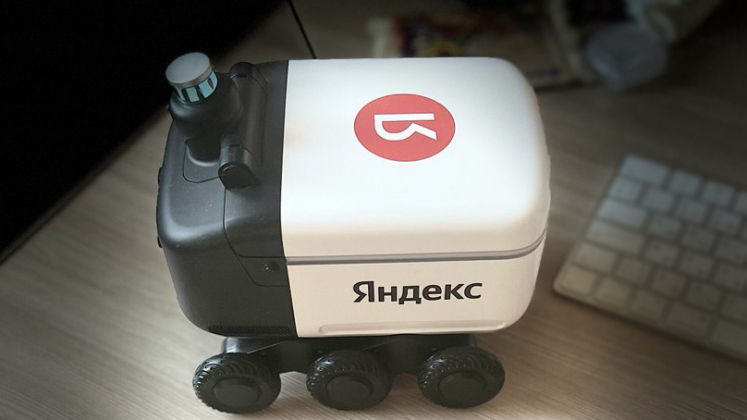 «Яндекс» внедрил YandexGPT 5 Pro в чат с «Алисой»